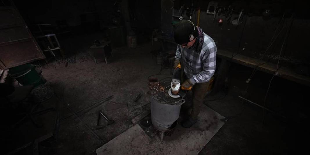 Dayanıklılığı ve çok yönlü kullanımı dikkat çekiyor! 35 yıldır el emeğiyle üretiyor: ‘Ölene kadar devam edeceğim’ 6